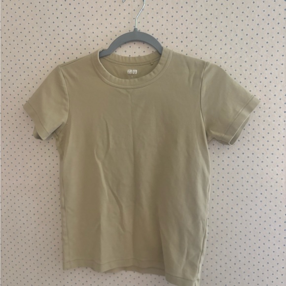 Uniqlo U Crewneck T shirts - Picture 2 of 2